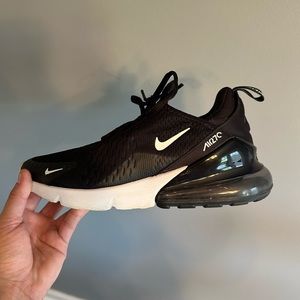 SOLD Womens nike air max 270 PENDING